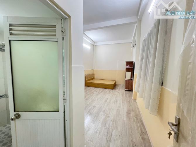 Bán nhà mặt phố tại Cách Mạng Tháng Tám, 104.6 m2, 4PN, 4WC, Quận 3, HCM - 4