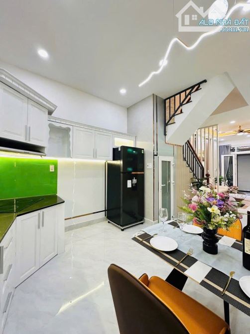 GỒNG LÃI NGÂN HÀNG BÁN GẤP NHÀ NGUYỄN CỬU VÂN, P17, BÌNH THẠNH. GIÁ 5,55 Tỷ - 4