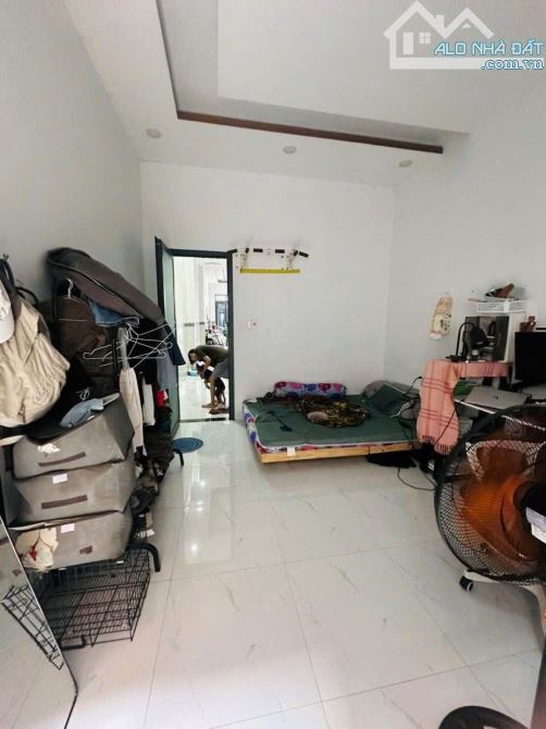 Bán gấp nhà 3 tầng,72m2 sát bên chợ Xóm Mới,P.16,Gò Vấp:nhỉnh 5 tỷ - 4