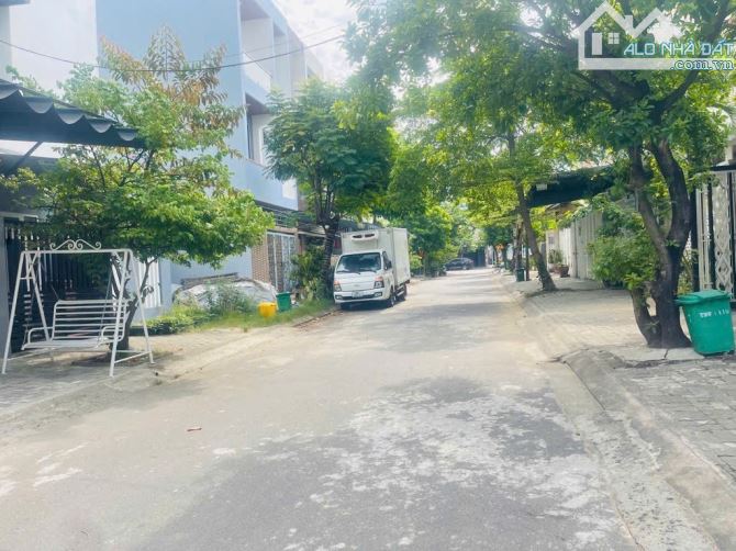 SẬP HẦM LÔ ĐẤT NGAY ĐẠI HỌC DUY TÂN - 115M2 NGANG 5M HƯỚNG ĐÔNG NAM - GIÁ CHỈ 4 TỶ TL - 4