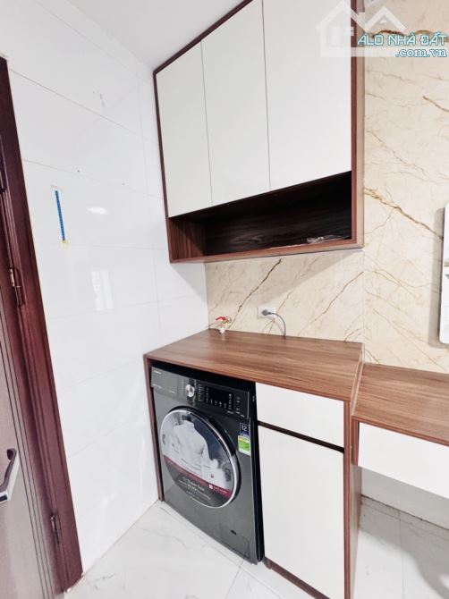 💥CĂN TẬP THỂ DOÃN KẾ THIỆN MẶT PHỐ - DT 60M - 2 NGỦ - 2 WC - PHÒNG KHÁCH - CÁC PHÒNG THO - 4