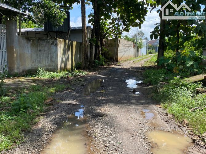 bán lô đất có sẵn nhà cấp 4,có săn 100m2 thổ cư vơi 1113m2 chỉ vơi giá 1,3 tỷ - 4