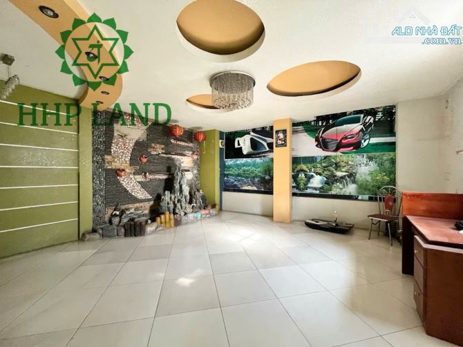 Cho thuê toà nhà 6 lầu có thang máy mặt tiền Quốc lộ 1A - 4