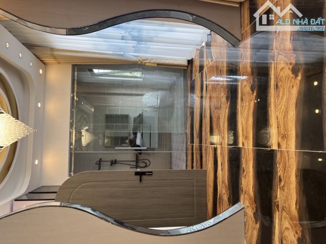 🏡 CHỈ HƠN 7TỈ - 4 TẦNG – NGANG 8M – CÓ THANG MÁY, GARA – 4PN - HUỲNH THỊ ĐỒNG - 4