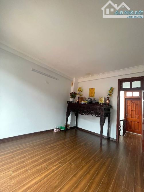 BÁN NHÀ ĐÀM QUANG TRUNG - LONG BIÊN - 37.6M2 - CÁCH Ô TÔ 8M - GẦN TRƯỜNG HỌC - 6.2 TỶ T - 4