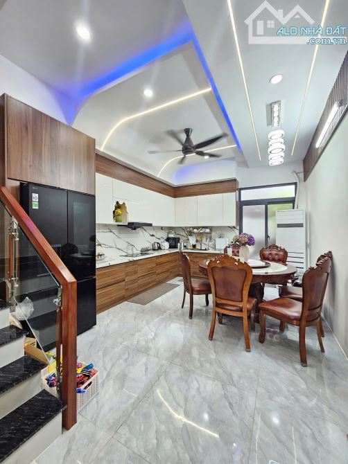 5Tỷ 🔥👉 NHÀ PHỐ HOÀN CÔNG, FULL NỘI THẤT KDC gần Ngã Tư Miếu Ông Cù, chợ Phú Phong - 5