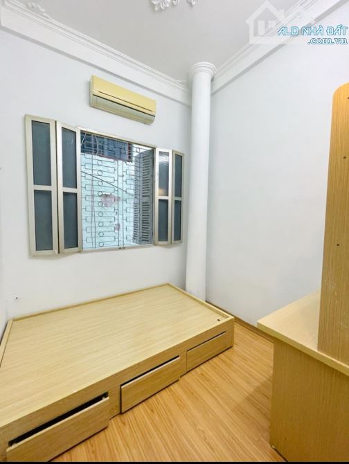 NHÀ HÀO NAM 32m2, 4T, 4PN 💥NGÕ THÔNG - 3 MẶT THOÁNG - MẶT TIỀN ĐẸP - SỔ VUÔNG - 5