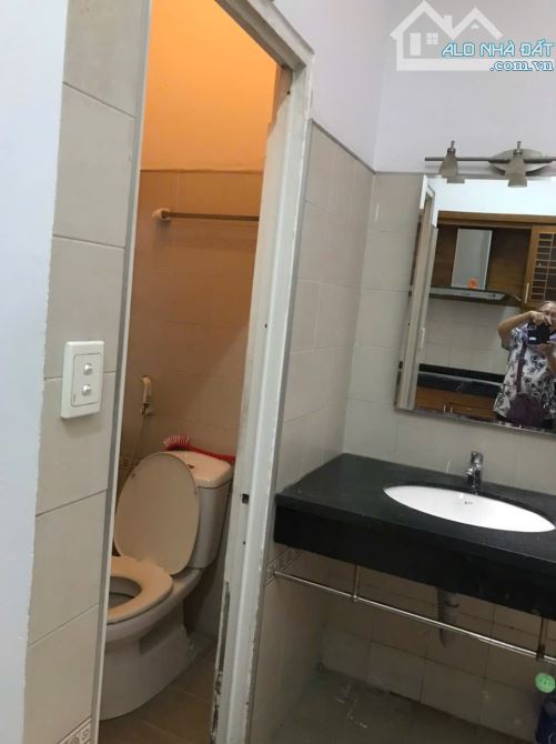 Cho thuê nhà Phan Văn Trị đối diện Emart, hẻm xe tải sau lưng căn MT. - 5