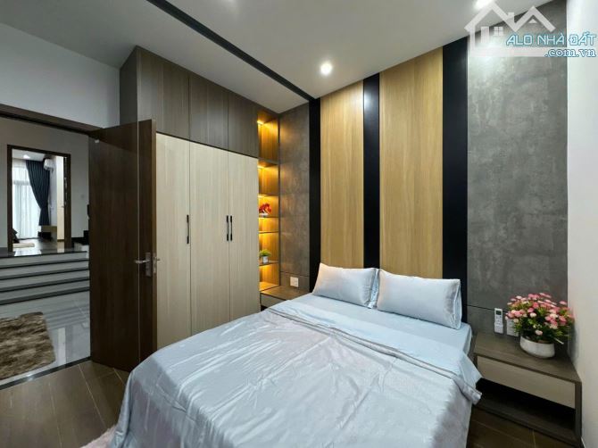 NHÀ PHỐ MỚI XÂY - TẶNG FULL NỘI THẤT - 2ty7 hẻm 8m - 5