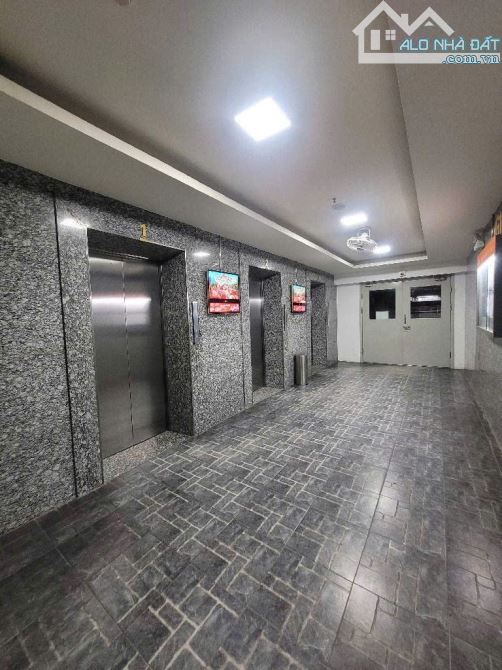 Bán căn hộ chung cư brerive Nguyễn Văn Cừ 88 m tầm trung nội thất 5 sao - 5