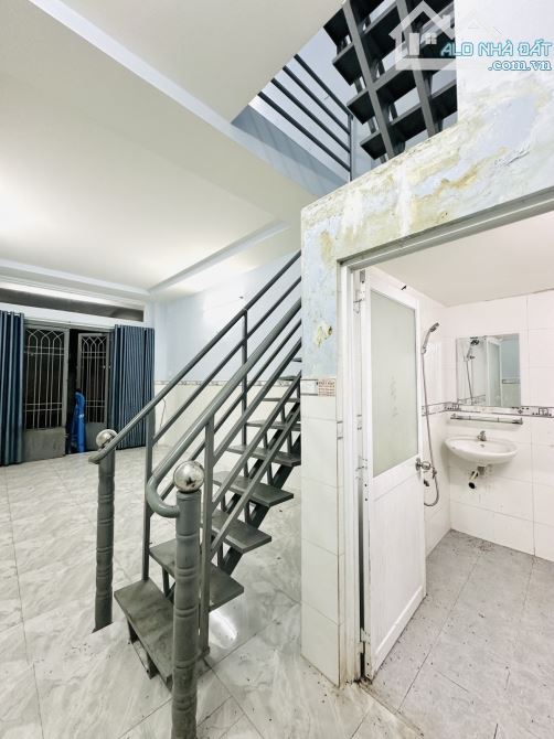 🌟 MẶT TIỀN KINH DOANH – ĐƯỜNG 10M CÓ VỈA HÈ – KHUÔNG VIỆT 🌟 📍 4 x 8.5m – 2 tầng - 5