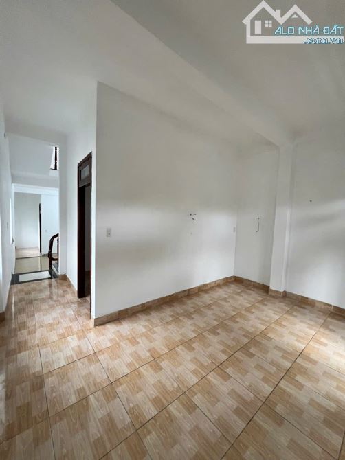 Bán nhà 3 tầng MT Nguyễn Nhàn Cẩm Lệ - 5