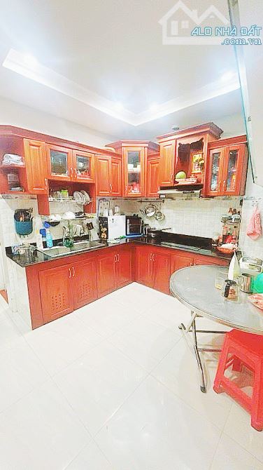 BÁN NHÀ SANG VỊ TRÍ VÀNG – 81M² NGAY TÂN HƯƠNG 3 TẦNG, ĐƯỜNG 8M G.IÁ MỀM MẠI 9T.Ỷ NHỈNH - 5