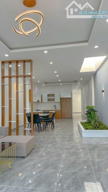 Mái ấm nhỏ xinh, phù hợp cho các gia đình trẻ muốn an cư đây ạ - 5