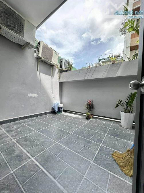 SIÊU PHẨM FULL NỘI THẤT - XE HƠI TỚI NHÀ- 40M2 - 3 PHÒNG NGỦ - 4.99 tỷ - 5