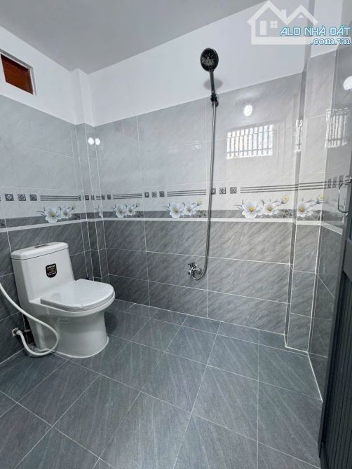Bán gấp căn nhà ở Đ. Lê Thị Sắc , Tân Phú Trung 116,6m2 SHR giá 910tr - 5