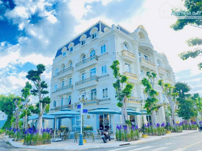 BÁN DINH THỰ ĐẲNG CẤP NHẤT ĐÀ NẴNG ! GÓC 2 MẶT TIỀN VIEW SÔNG HÀN GẦN 1000M2. GỌI HƯƠNG - 5