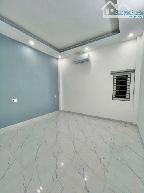 Nhà 3 tầng mới 100% Kiệt Nguyễn Phước Nguyên. Đang cho thuê 8tr/tháng - 5