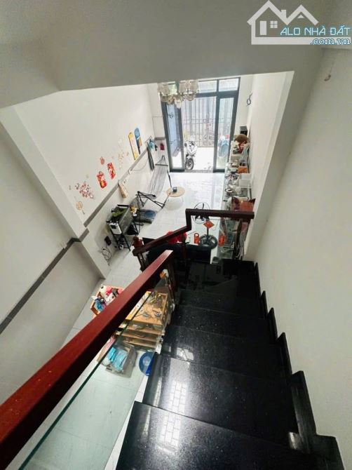 Bán gấp nhà 3 tầng,72m2 sát bên chợ Xóm Mới,P.16,Gò Vấp:nhỉnh 5 tỷ - 5