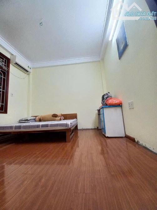 Bán nhà đẹp Trường Chinh, ở ngay, tặng 80% nội thất, 45m2 - 4 tầng. - 5