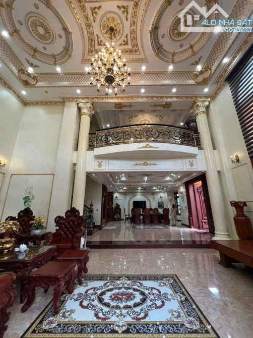 NHÀ ĐẸP LUNG LINH-PHONG CÁCH HOÀNG GIA-DT 391 M2-DĨ AN, BÌNH DƯƠNG-GIÁ HOT CHỈ 28,5 T - 5