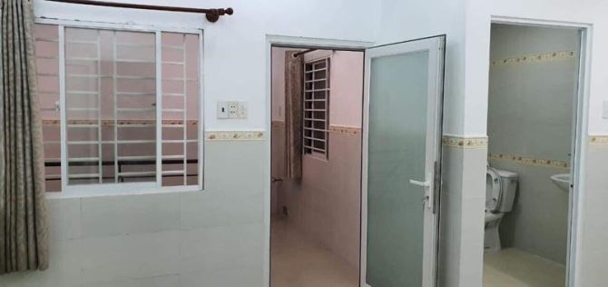 SÁT VÁCH QUẬN 1 - HẺM 1/ - 1 CĂN RA MT - NGÃ 4 HÀNG XANH - NGAY ĐH HUTECH - 50M2 - CHỈ 6.2 - 5