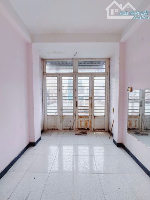 SÁT MẶT TIỀN Q4 TÔN ĐẢN  NGANG 3 DÀI 16 M  ĐÚC 4 TẤM  có 5 tỏi - 5