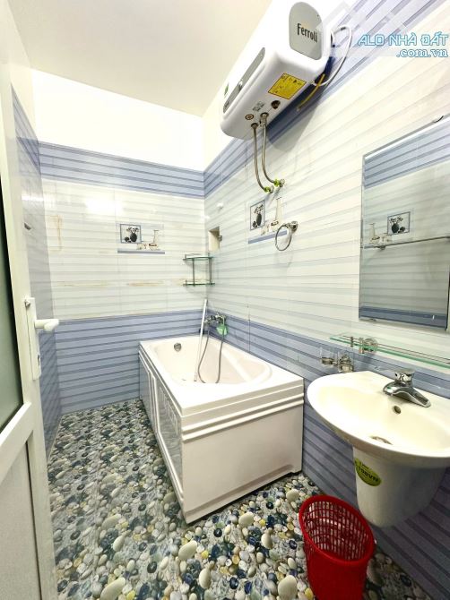 Nhà 4 tầng mặt ngõ 231 Văn Cao full nội thất cho thuê - 6