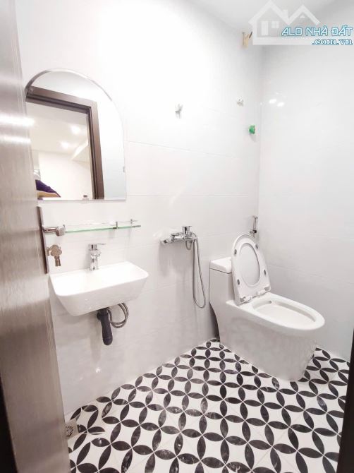 Bán nhà ô tô đỗ cửa Tân mai - Hoàng Mai - 70 m2 - 3 ngủ - 3,65 tỷ ,giá rẻ - 6