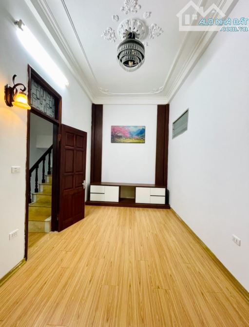 NHÀ HÀO NAM 32m2, 4T, 4PN 💥NGÕ THÔNG - 3 MẶT THOÁNG - MẶT TIỀN ĐẸP - SỔ VUÔNG - 6