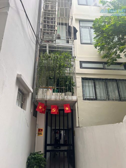 BÁN NHÀ XUÂN THỦY 7 TẦNG - DIỆN TÍCH 62M2-  3 MẶT THOÁNG - BA GÁC TẬN CỔNG - 6