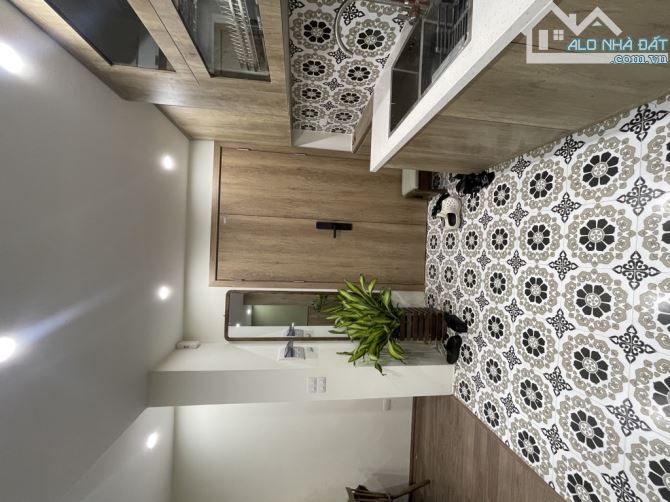 Bán tập thể lô góc Tầng 3 phố Hoàng Ngọc Phách, sổ 40m2 sử dụng 100m2 - 6