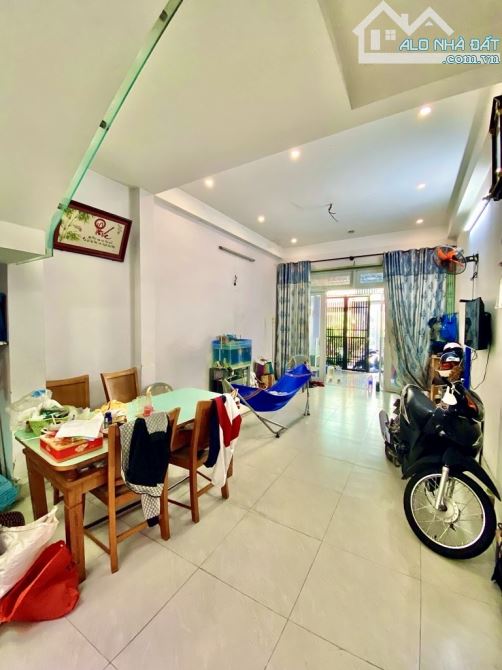 CƠ HỘI VÀNG- HẺM 8M THÔNG- NGAY CHỢ - GẦN AEON- KHU DÂN TRÍ CAO- 6,48TỈ TL - 6