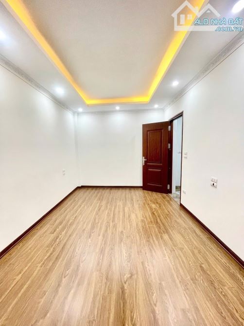 Phố Thịnh Liệt, thang máy xịn, oto đỗ cửa, gần phố, mặt tiền rộng, ngõ thông thoáng sáng - 6