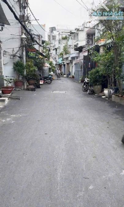 BÀ HOM, 4M X10M, 2 TẦNG ĐÚC, HXH TỚI NHÀ, HẼM THÔNG, GIÁP Q5,Q6,Q11, GẦN AEON, CHỈ 4.X TỶ - 6