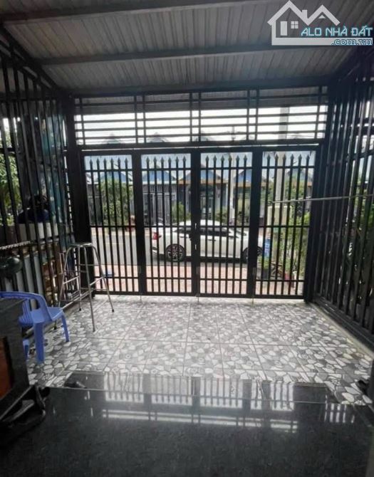 Chú Hùng gừi bán gấp căn nhà ở Tân Phú Trung- Củ Chi. DT 103m2, Giá chỉ có 910tr, SHR - 6