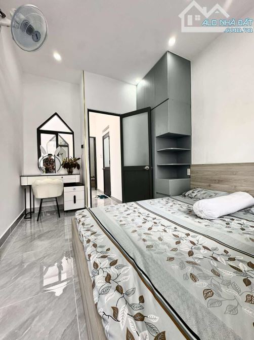 SIÊU PHẨM FULL NỘI THẤT - XE HƠI TỚI NHÀ- 40M2 - 3 PHÒNG NGỦ - 4.99 tỷ - 6