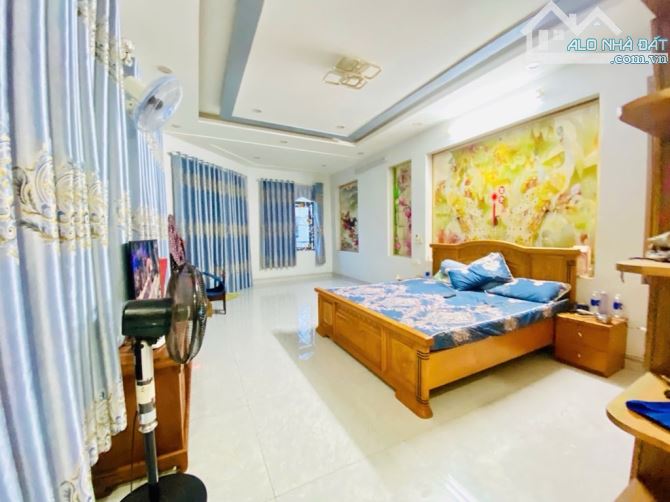CHỈ 11 TỶ - TỈNH LỘ 10 - SIÊU PHẨM CĂN GÓC, 2 MT HẺM XE HƠI THÔNG THOÁNG - 120M2 -l - 6
