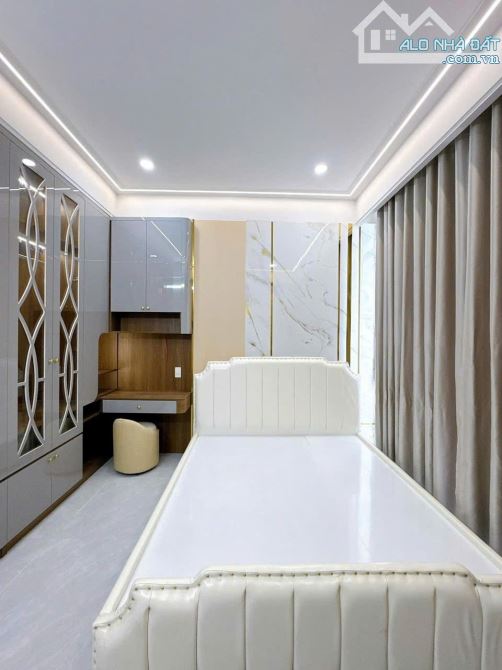 Bán nhà trệt 2 lầu mới đẹp trục chính 137 Hoàng Quốc Việt - 6