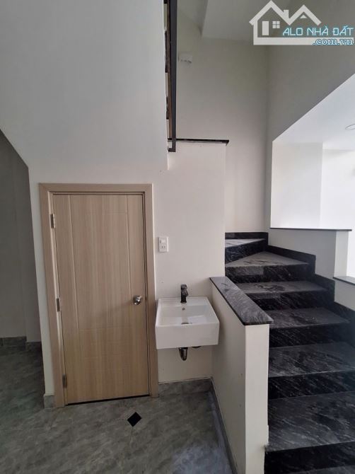 🌟 MẶT TIỀN NGUYỄN ĐÌNH CHÍNH – 4 TẦNG – 57M2 CHỈ CHỈ 15,5 TỶ - 6