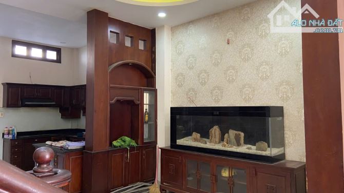 Nhà khu bên sông mát mẻ, 6x20, 1 trệt 2 lầu, 3pn 4wc, sẵn máy lạnh, sân đậu oto thoải mái - 6