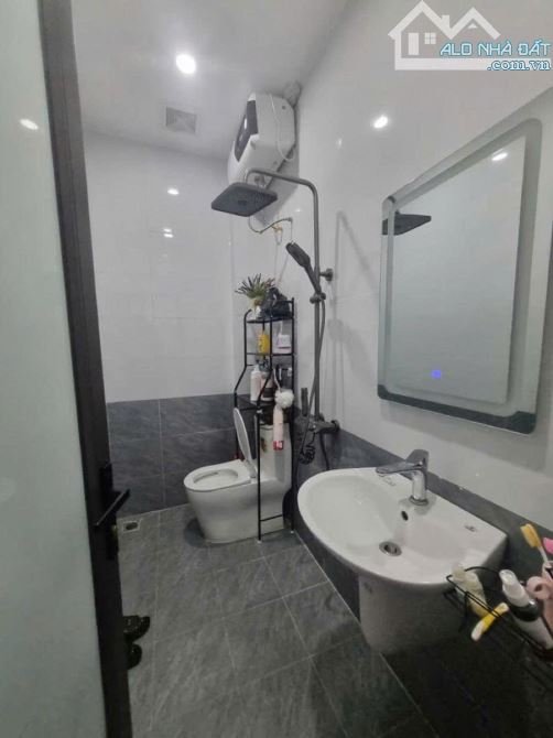 NHÀ ĐẸP Ở NGAY, Vài bước ra ô tô, Ngõ thông nhiều hướng, DT 32m*4T, MT 3.5m, Giá 7.7 tỷ - 6