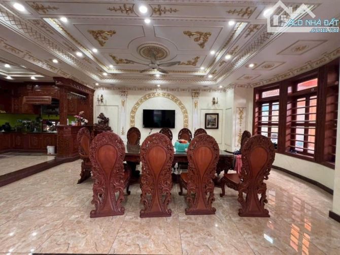 NHÀ ĐẸP LUNG LINH-PHONG CÁCH HOÀNG GIA-DT 391 M2-DĨ AN, BÌNH DƯƠNG-GIÁ HOT CHỈ 28,5 T - 6