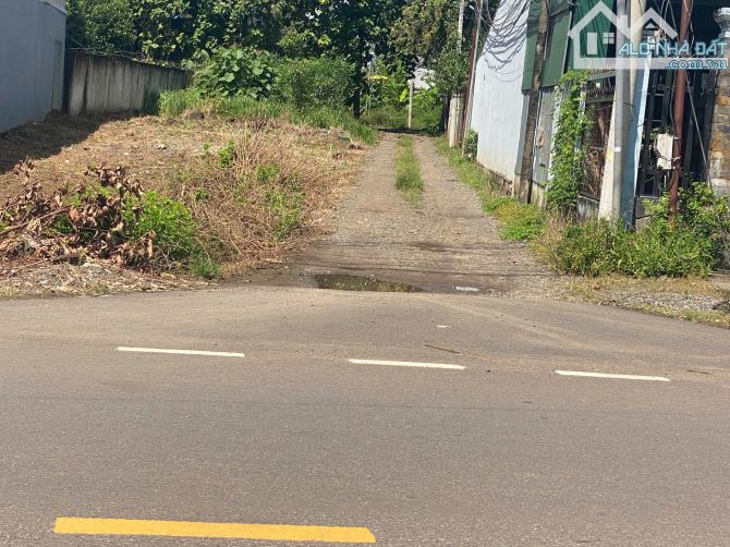 bán lô đất có sẵn nhà cấp 4,có săn 100m2 thổ cư vơi 1113m2 chỉ vơi giá 1,3 tỷ - 6
