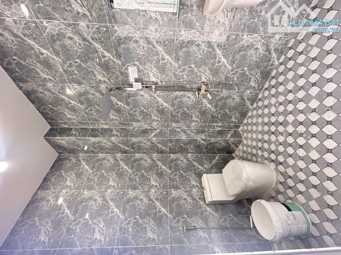 Nhà Dài 33m, Đường Liên Xã- Long Trạch. Sau Lưng Chợ Trung Thành. 4PN - 6