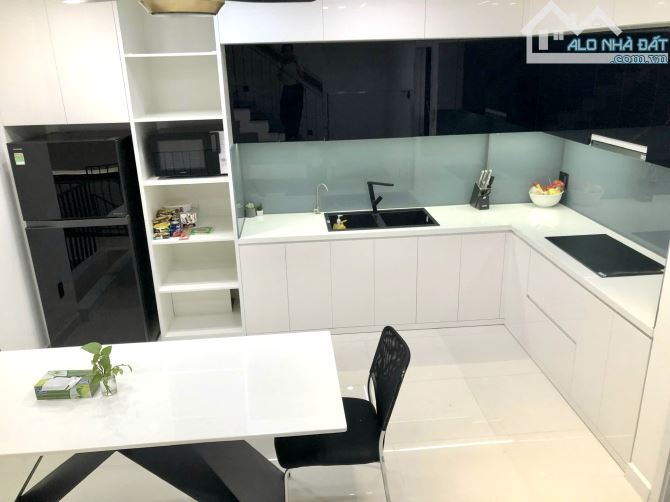 Bán Nhà Phố 4 Tầng Hẻm 5m Khu Phân Lô đường số 3 TRƯỜNG THỌ THỦ ĐỨC DT: 100m2 Giá 13 Tỷ - 7
