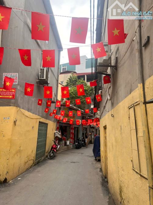 BÁN NHÀ XUÂN THỦY 7 TẦNG - DIỆN TÍCH 62M2-  3 MẶT THOÁNG - BA GÁC TẬN CỔNG - 7