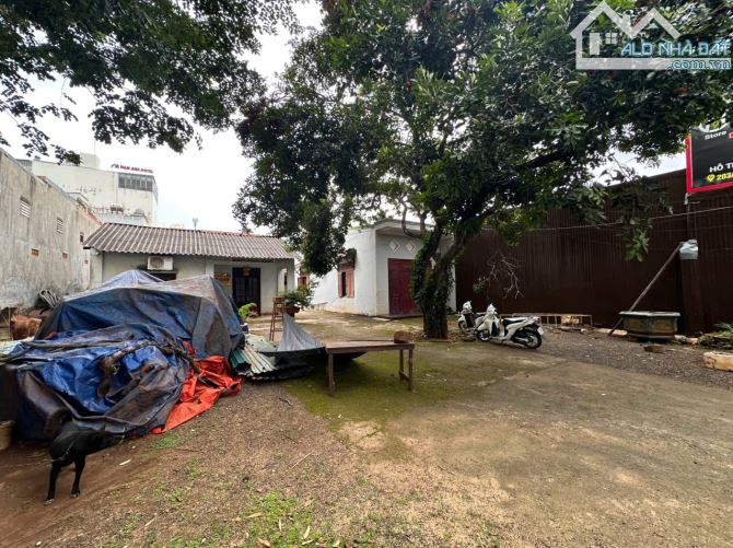 BÁN LÔ ĐẤT GẦN 700M2 FULL THỔ CƯ NGAY VÒNG XOAY VÕ NGUYÊN GIÁP - ĐINH TIÊN HOÀNG -Loctran - 7