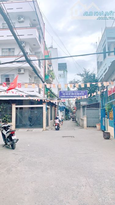 Bán nhà 2 mặt hẻm gần MT đường Phạm Thế Hiển P.Chánh Hưng Quận 8 - 7