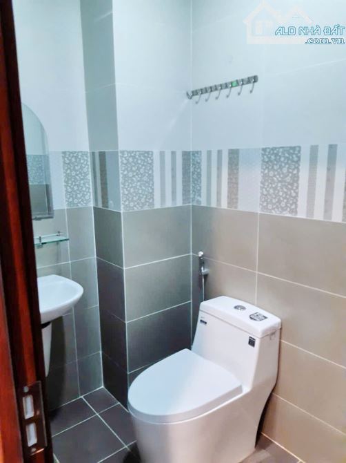 Bán CHDV 2 lầu gần mặt tiền đường Dương Bá Trạc P.2 Quận 8 - 7